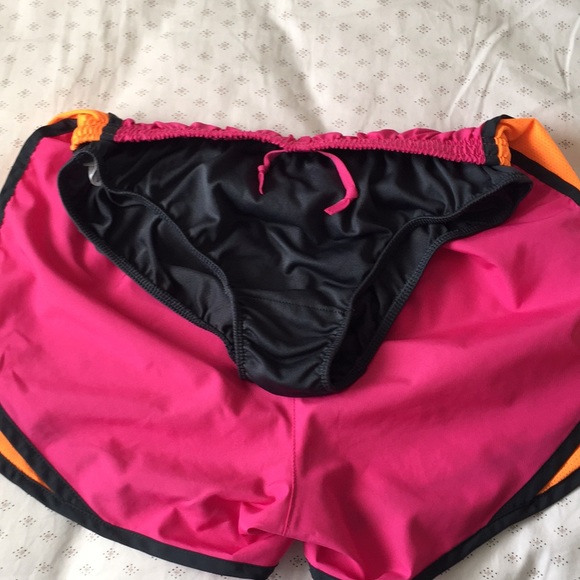 Nike Women’s Dri-Fit Tempo Running Shorts - Picture 2 of 4